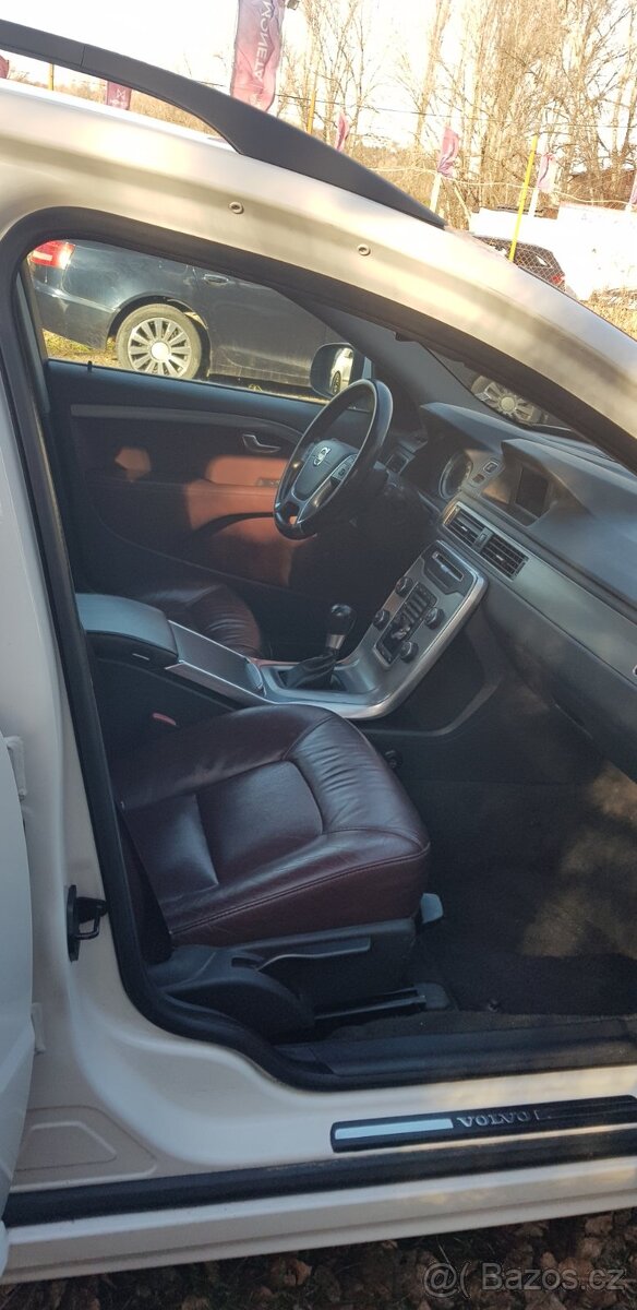 Volvo V70 2.0d combi 120 kw - 2