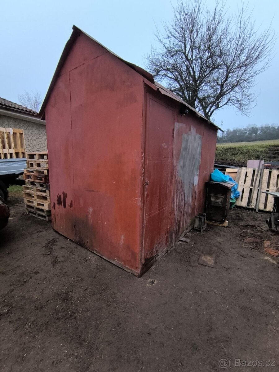 Plechová bouda - 2