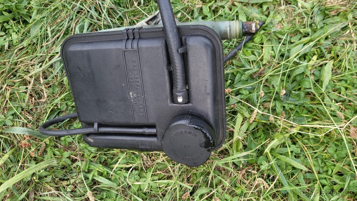 Expanzní nádoba bmw e38 725tds - 2