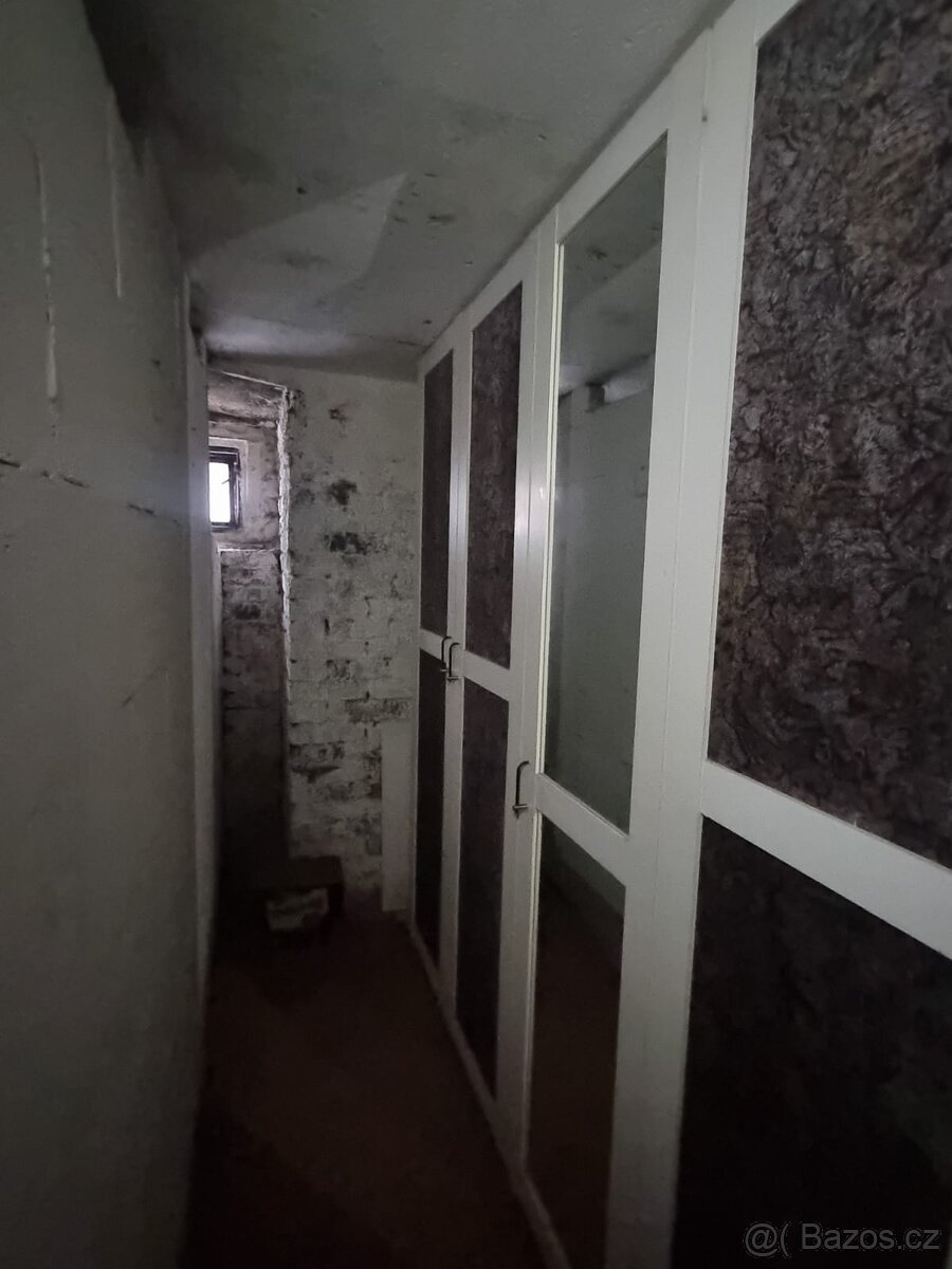 Velká šatní skříň - 2