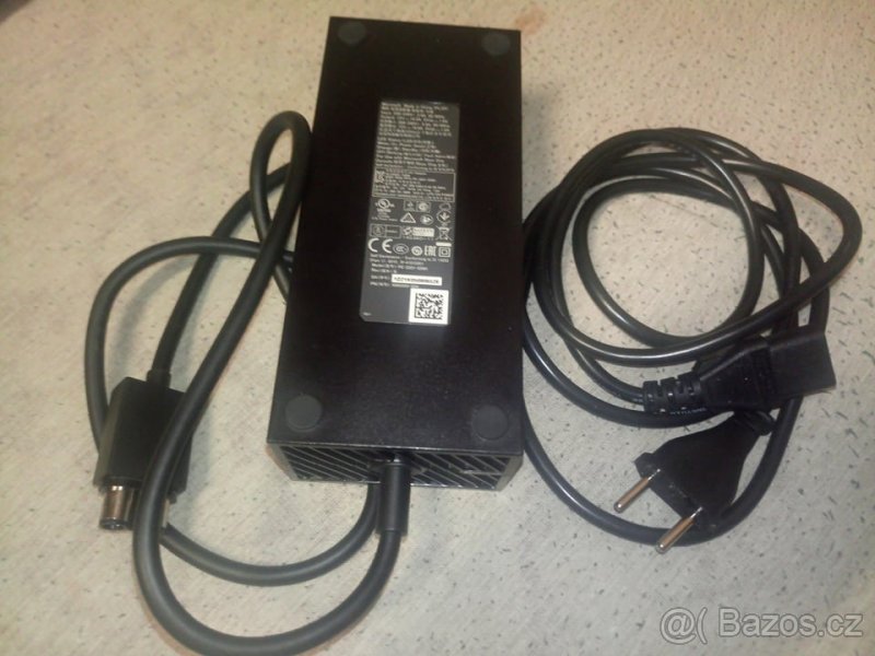 XBox ONE - ELITE Series 2, zdroje, baterie, kryty atd - 2