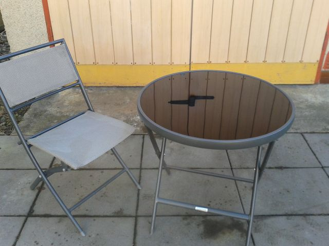 Zahradní stolek se židlí - 2