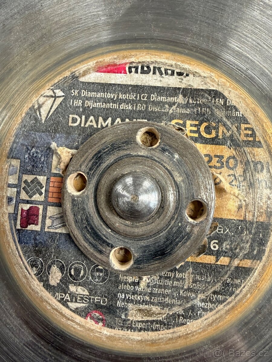 DeWalt s diamantovym kotoucem - 2