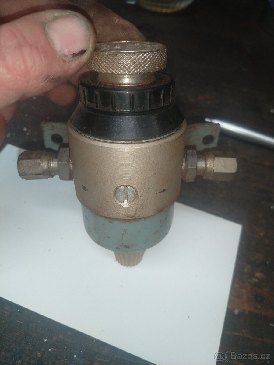 Regulátor tlaku asi s odlučovačem - 2