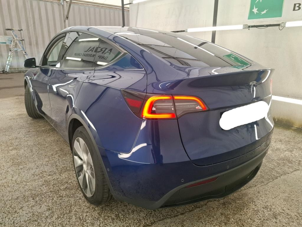 Tesla Model Y AWD Long Range - 1862 - 2