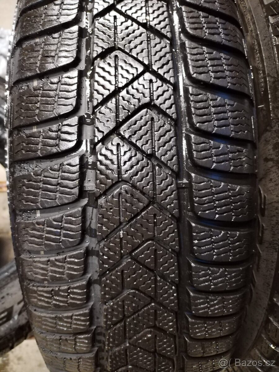 225/60/18 zimni pneu PIRELLI 225/60 R18 - 2