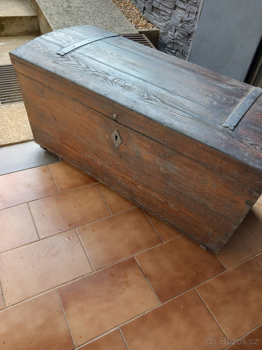 Stará truhle - 2