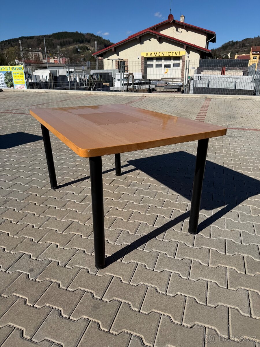 Nábytek z restaurace - 2