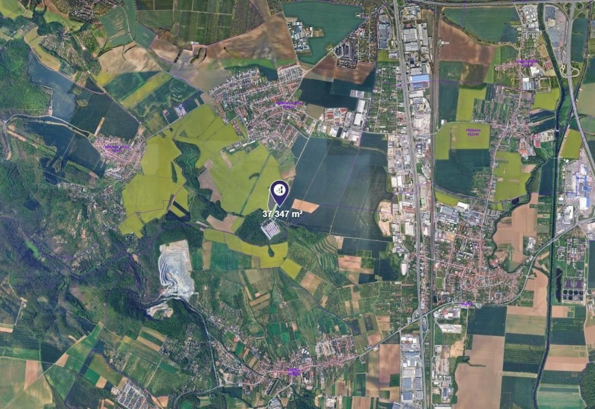 Prodej podílu 1/2 pole 18 674 m², Moravany - 2