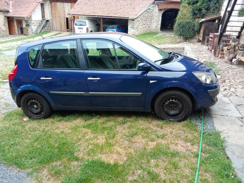 Renault Megane Scenic - 2
