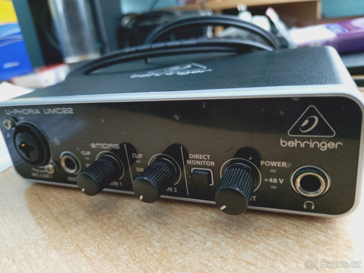 Behringer UMC22: USB zvuková karta - 2
