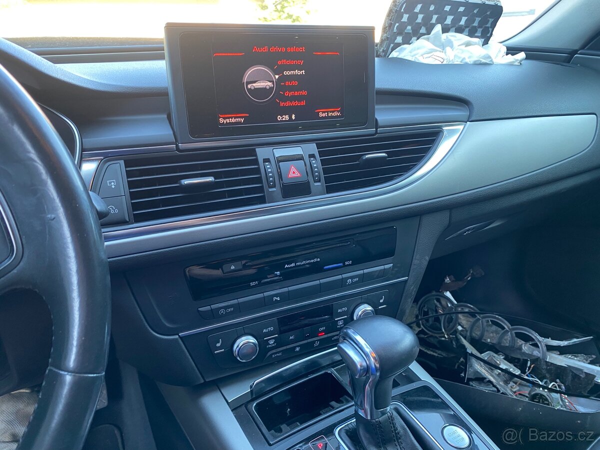 Audi A6 3.0tdi - po nehodě - 2