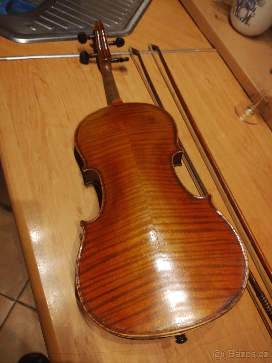 Prodám housle - 2