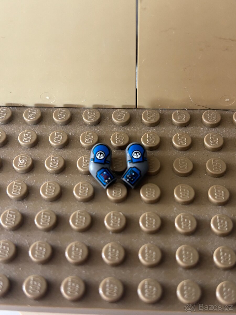 custom LEGO Star Wars ruce Bo-Katan - 2