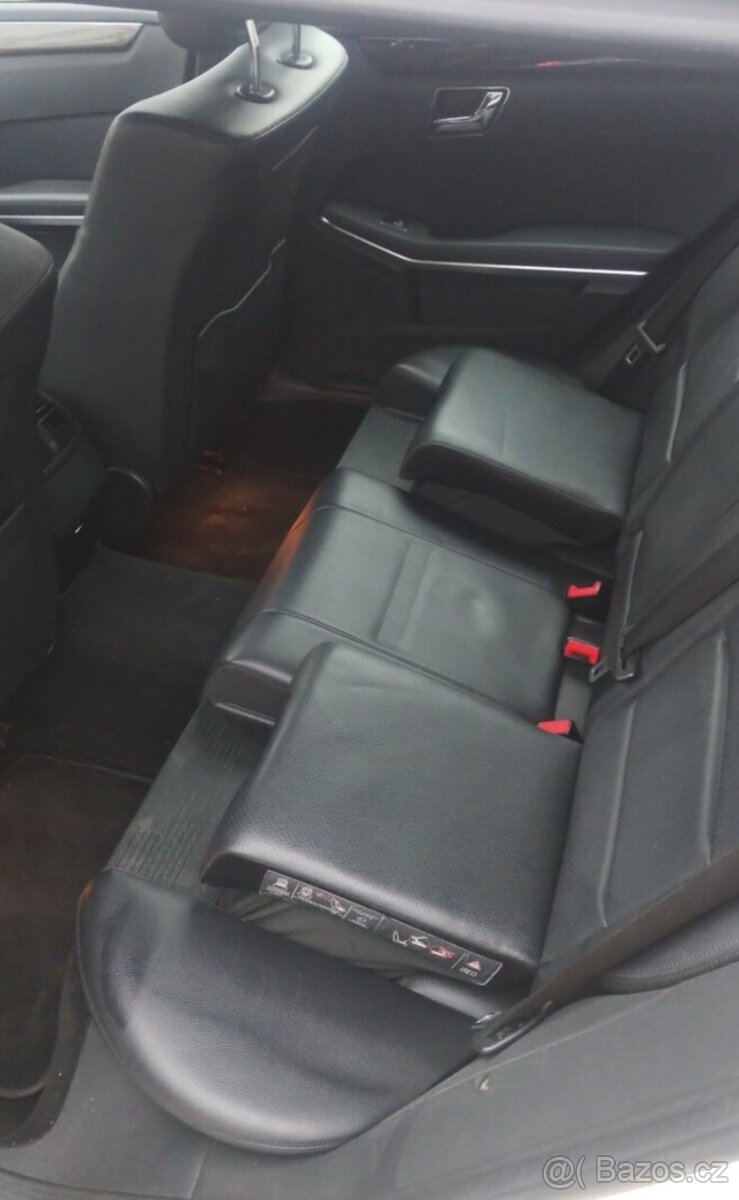 Mercedes E w212 interiér sedačky kombi - 2