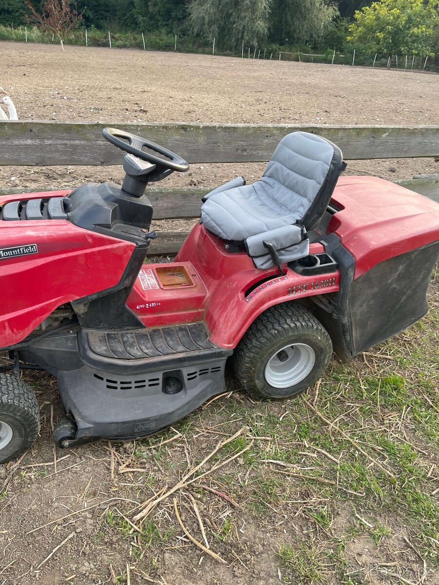 Travní traktor - 2