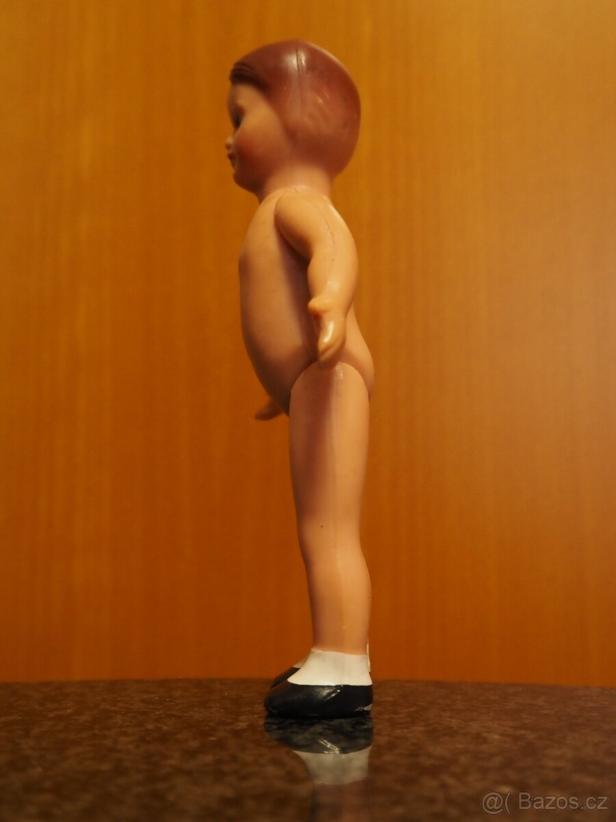 retro gumová panenka - 2