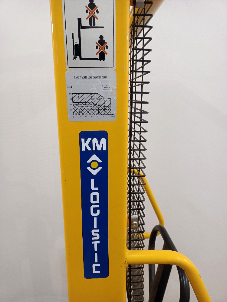 Zánovní vysokozdvižný paletový vozík 1500kg - 2