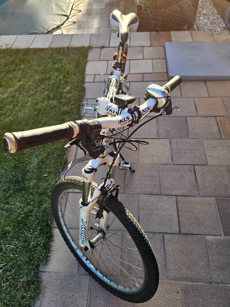 Prodám bílé dívčí kolo Kellys Scarpe 17,5 - 2