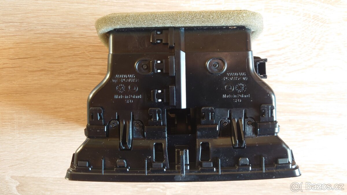 Zadní výdech topení 3V0819203A - 2