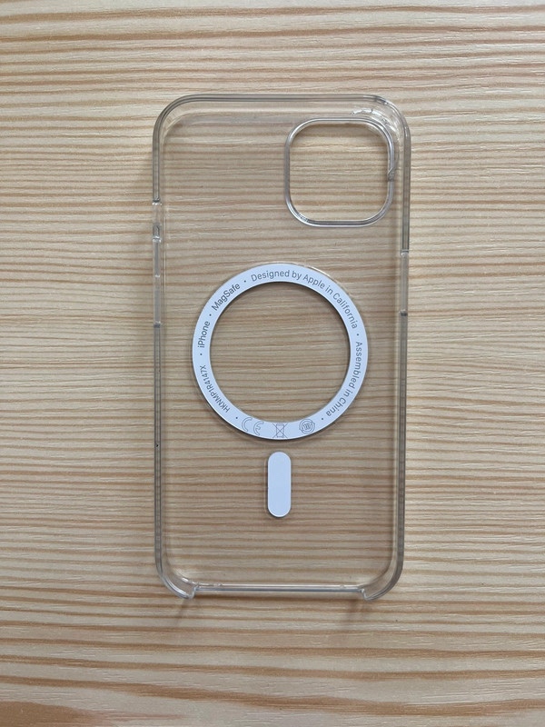 Průhledný kryt s MagSafe na iPhone 13 - 2