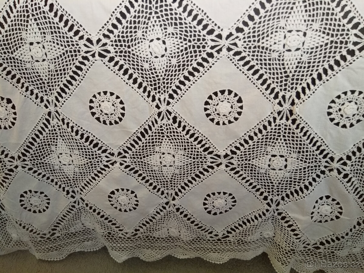 Ubrus bílý, bavlněný, háčkované vsuvky, 120x170cm - 2