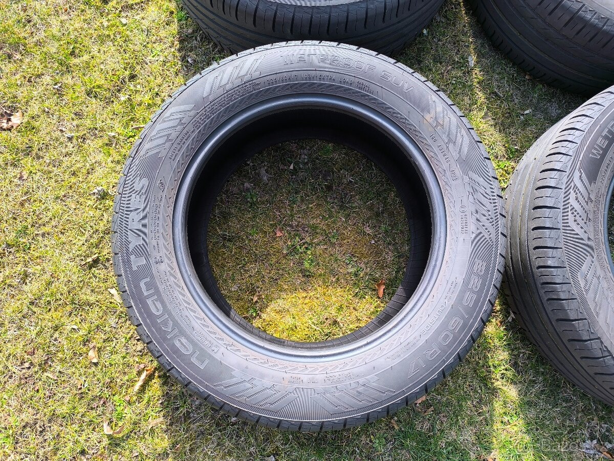 225/60/17 nokian - 2