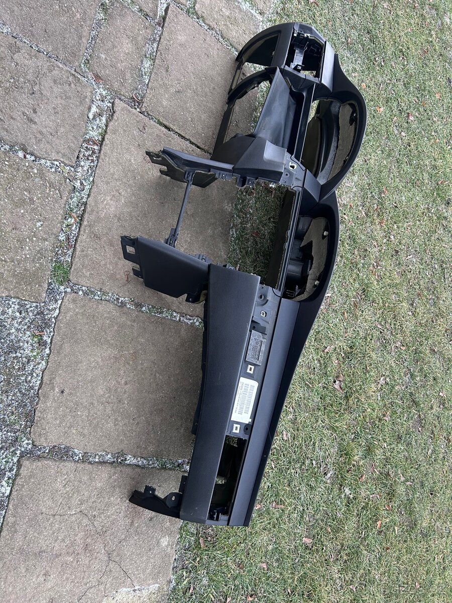 Palubní deska bmw e60 - 2