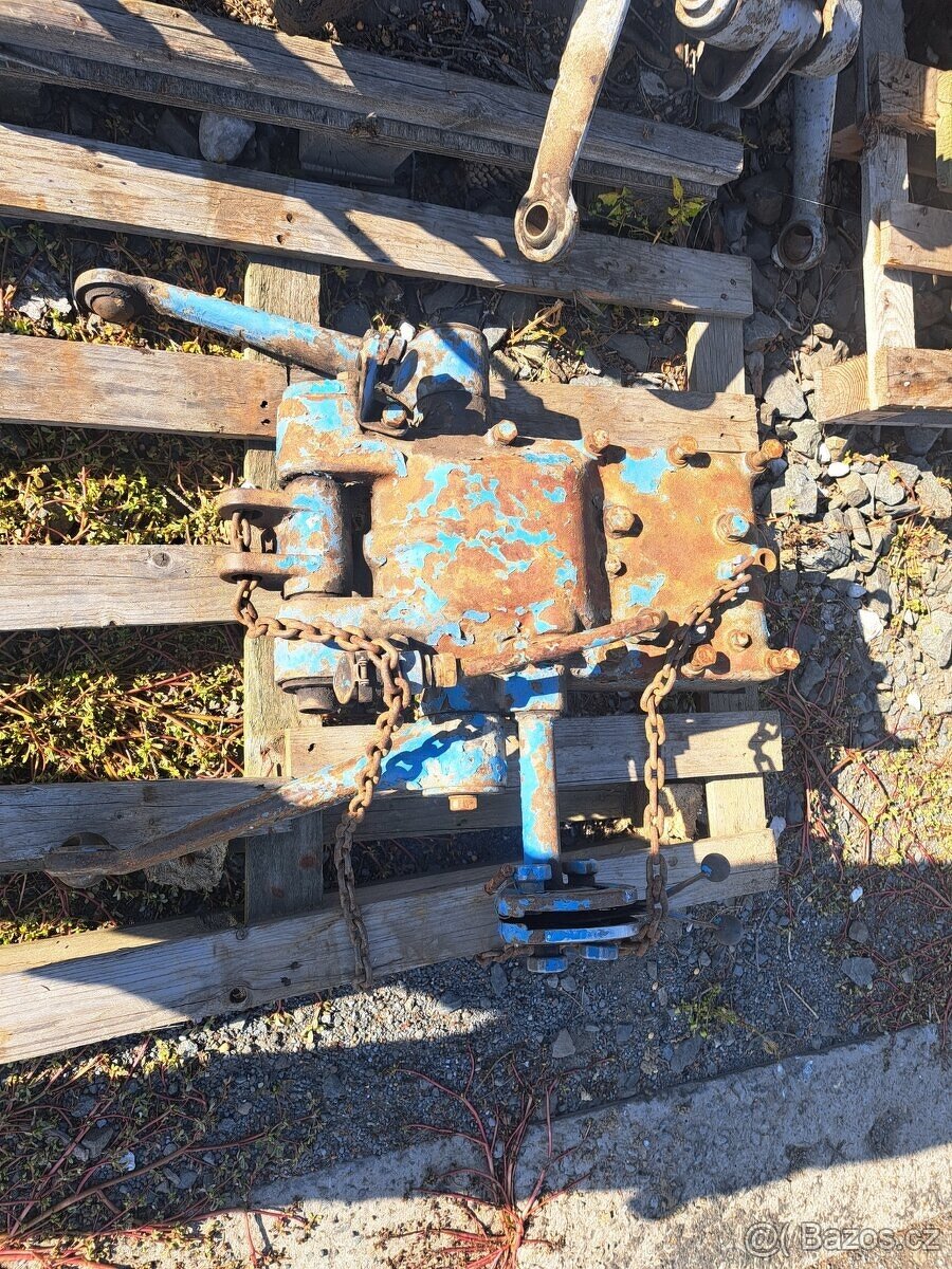 Zetor 3011 víko hydrauliky - 2