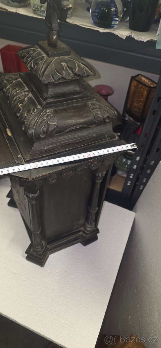 Hodně stará schránka/skříňka/ - 2