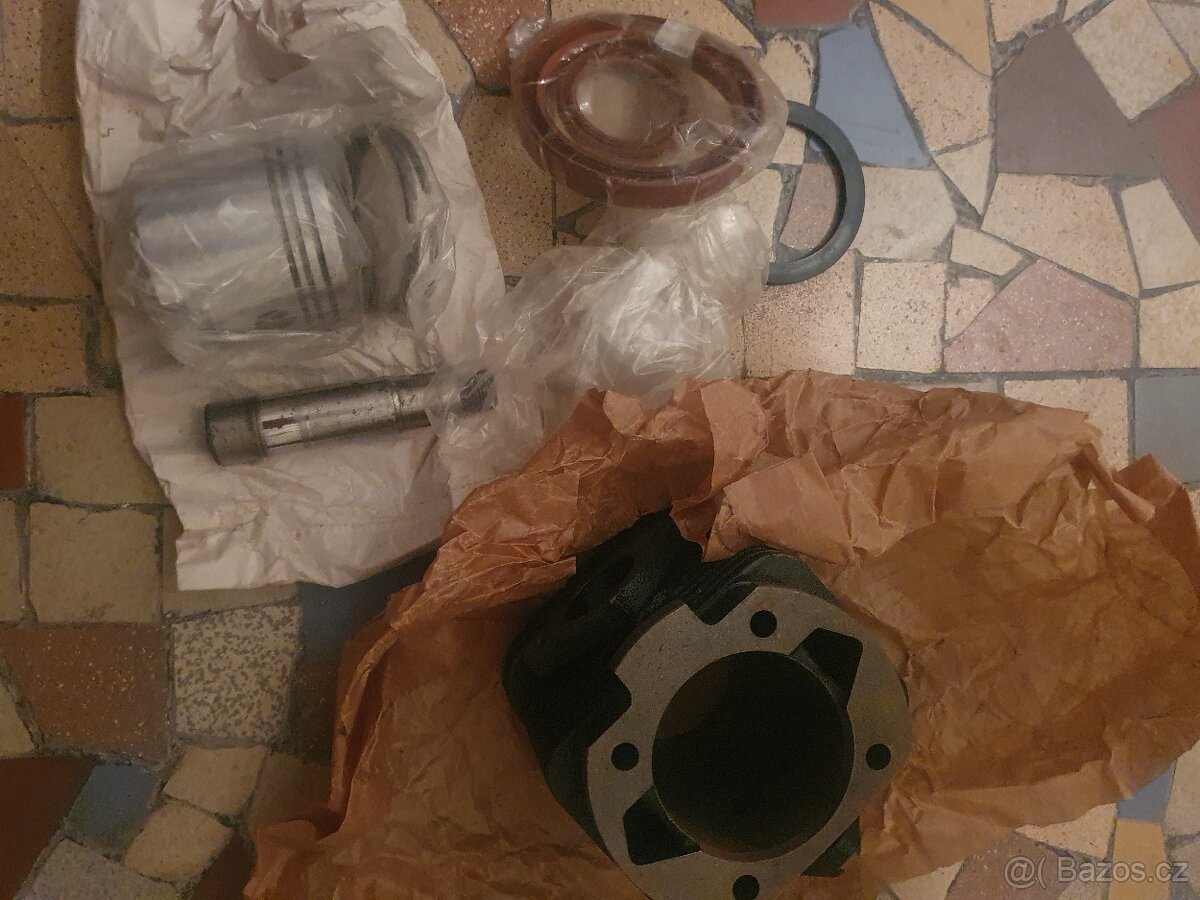 mf70 nový válec a pist - 2