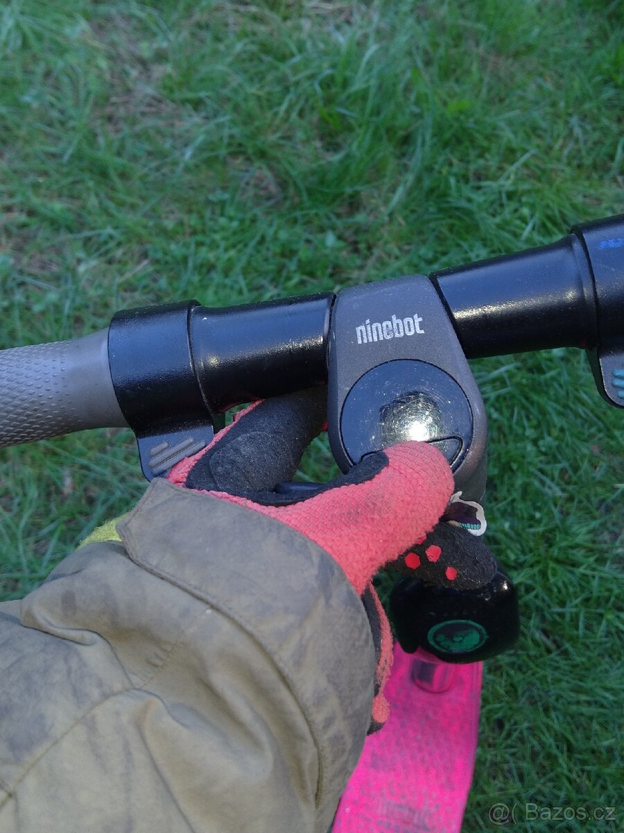 Koloběžka segwai ninebot - 2