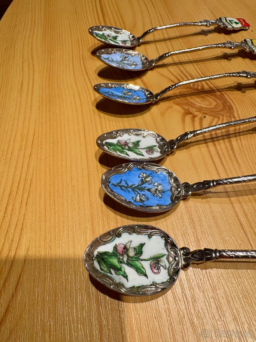 Sada 6 ks sběratelských historických lžiček - 2