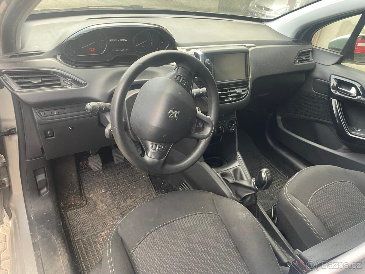 Peugeot 208 - 2
