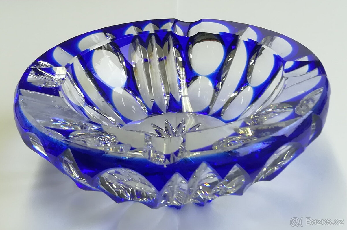 Skleněný popelník - 2