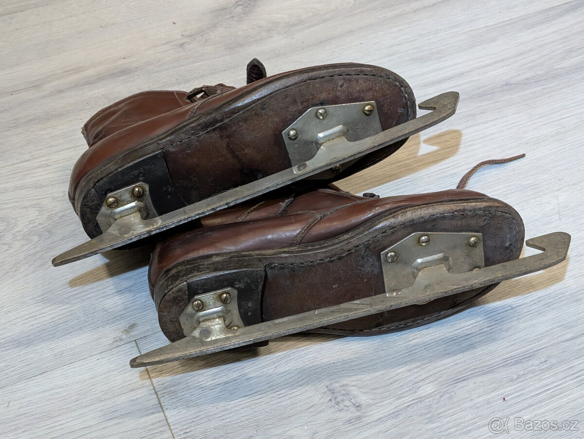 Starožitné dětské brusle - 2