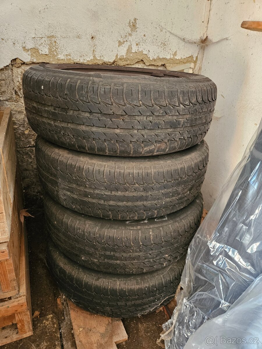 plechová kola R15 Octavia 2 s letními pneu - 2