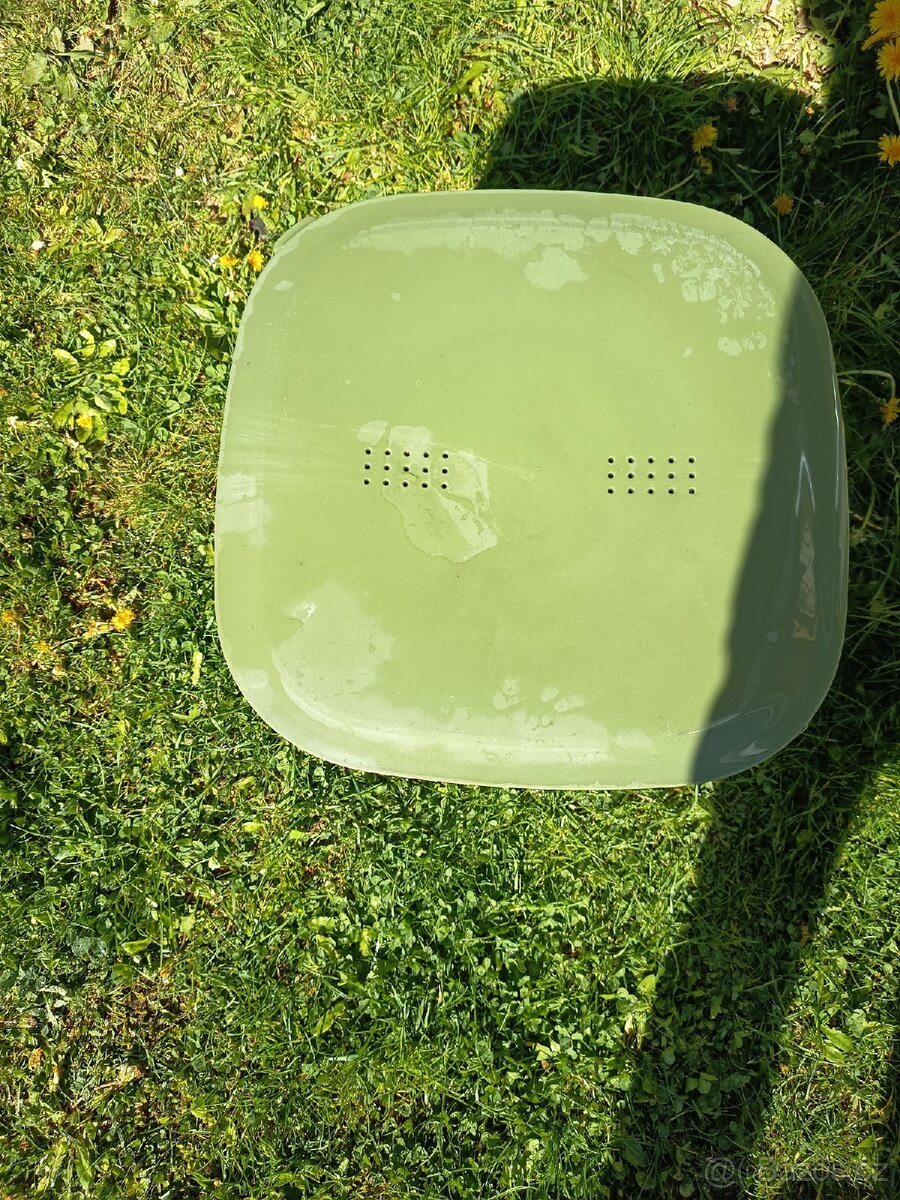 Vermikopostér plastia - 2