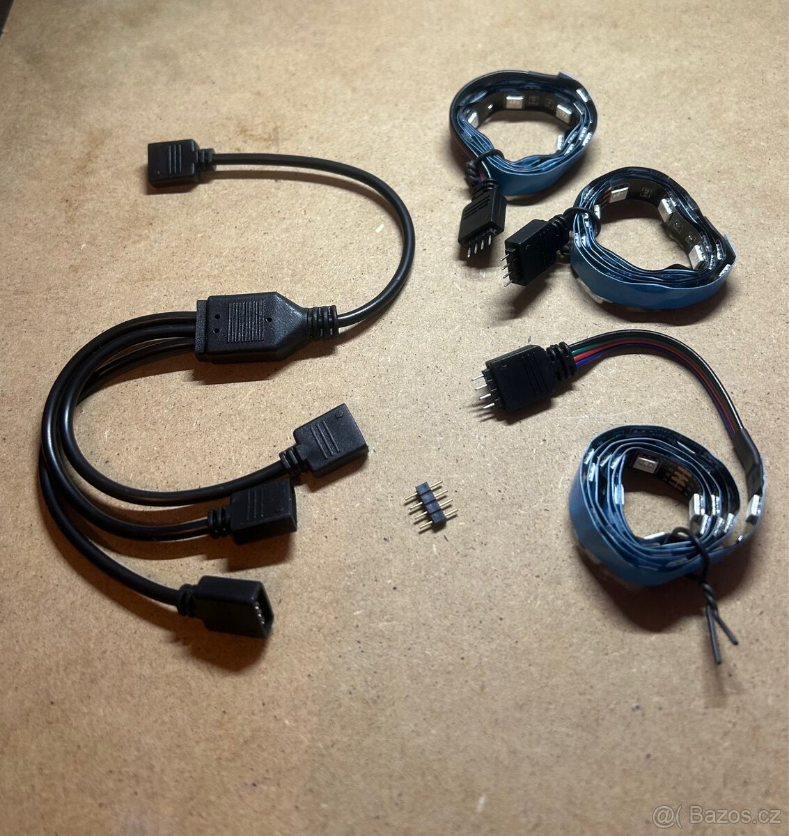 3x RGB pásky s rozbočovačem - 2