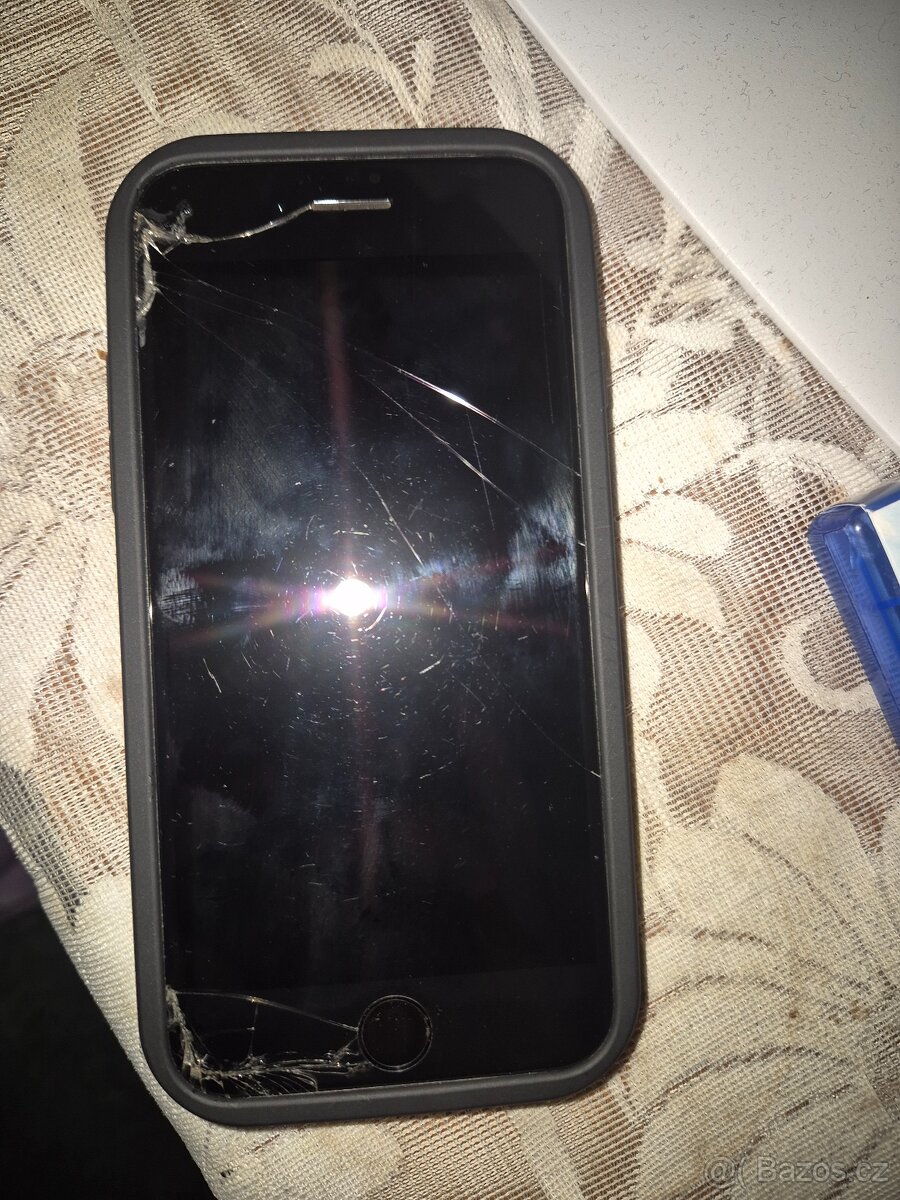 Iphone SE 2 generace 64gb - 2
