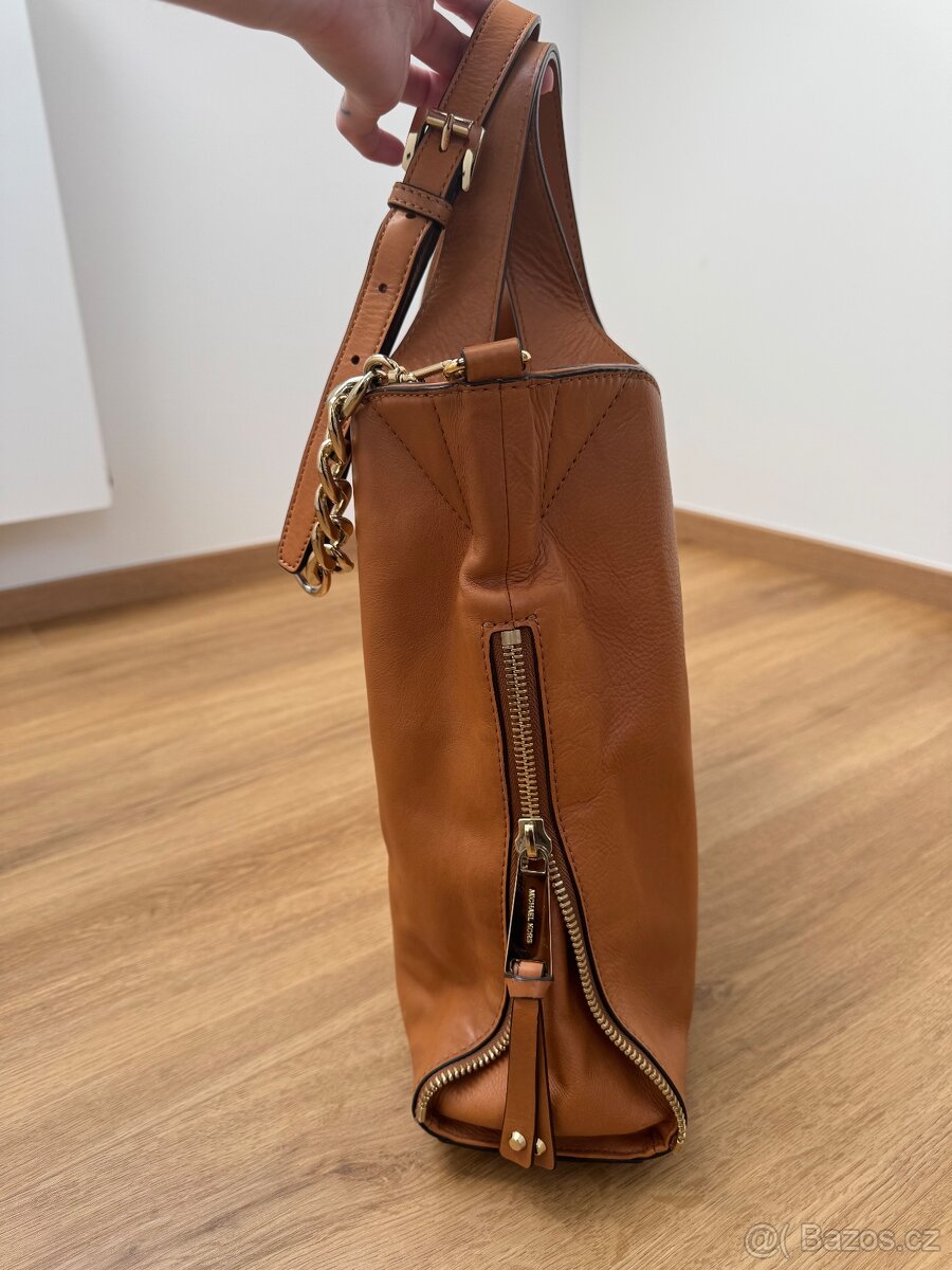 Kožená kabelka zn. Michael Kors - 2