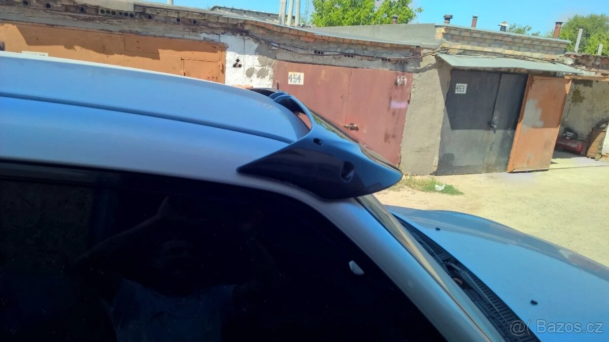 Mitsubishi Montero pajero wagon 3 windshield deflector front - 2