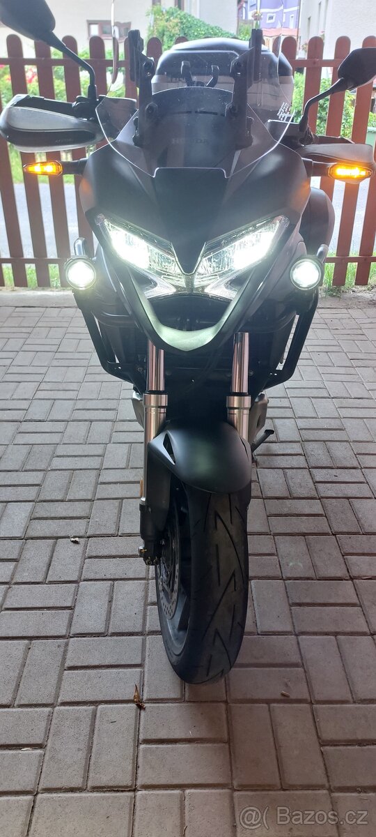 Honda VFR 800X Crossrunner - 2