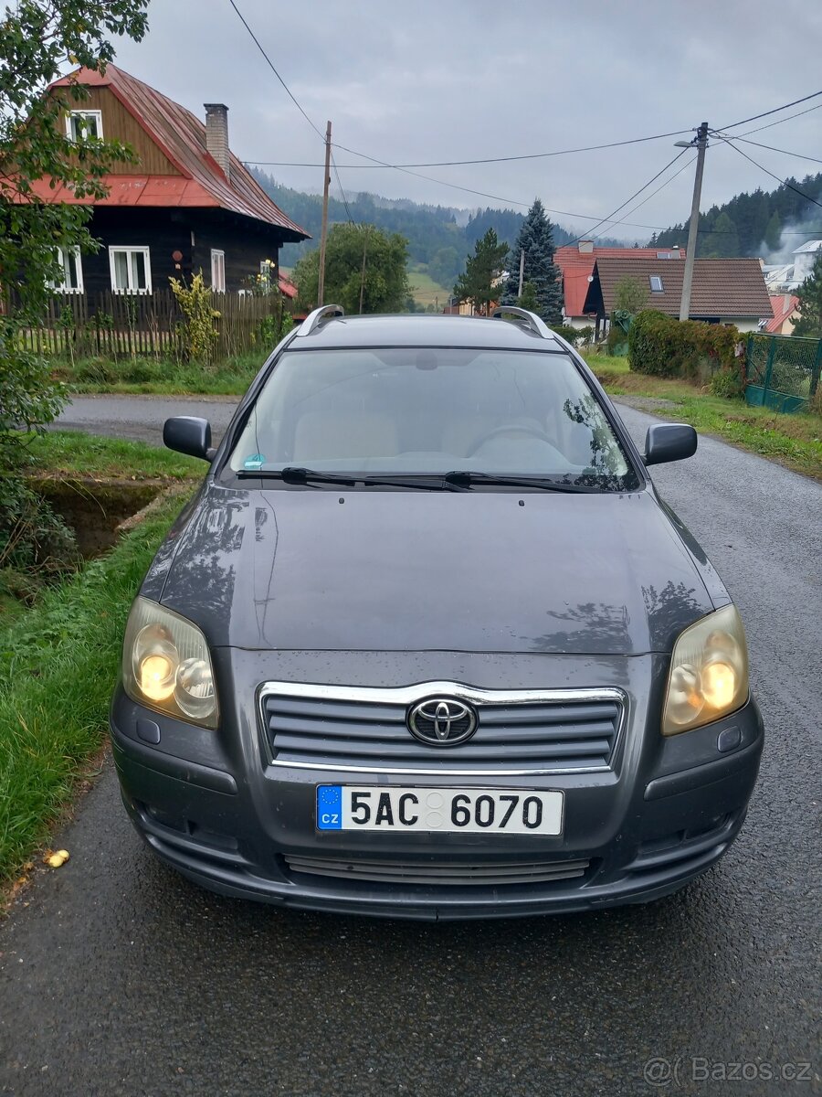 Toyota Avensis - 2