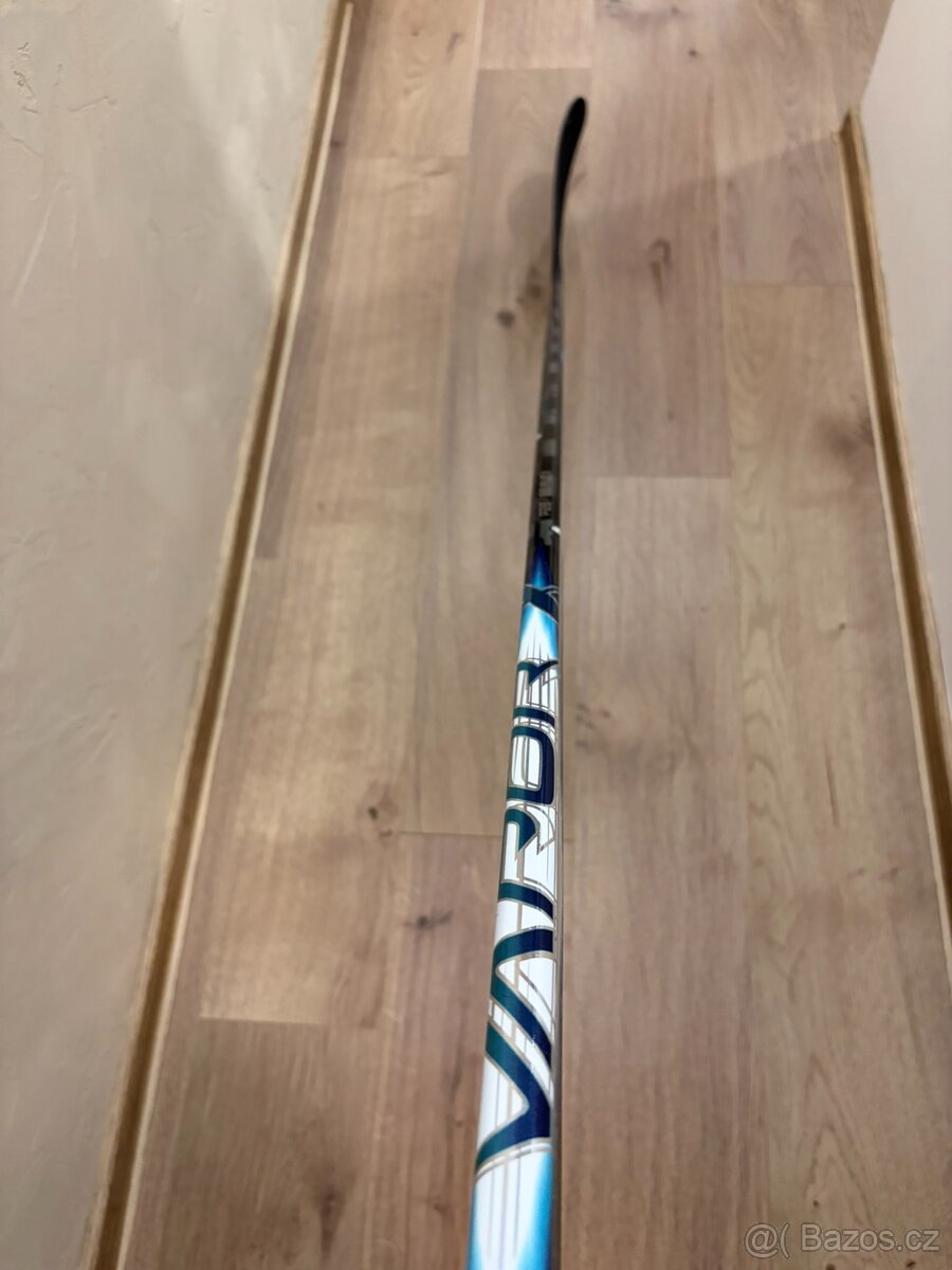 Nová hokejka Bauer Flylite Flex 65/ P28 levá, INT - 2