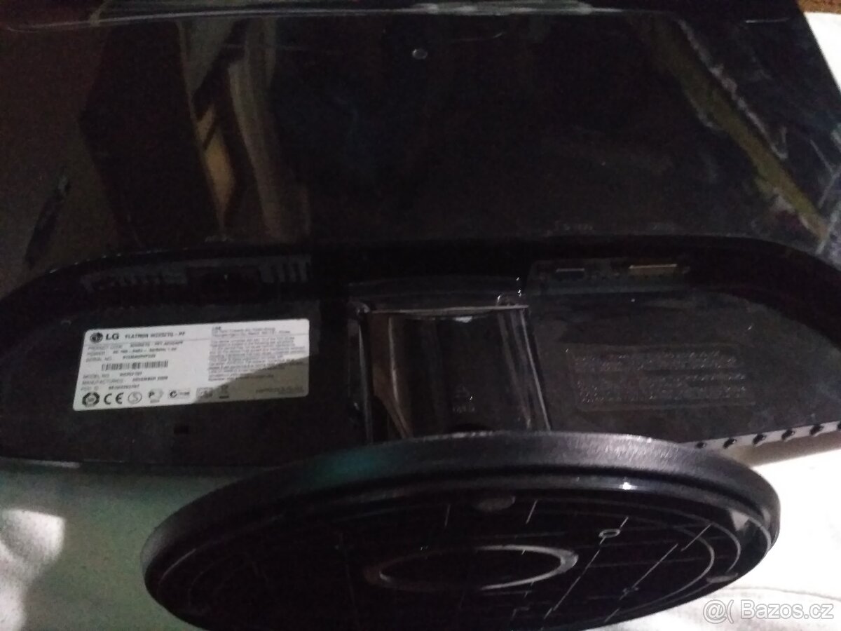 Monitor LG - 2