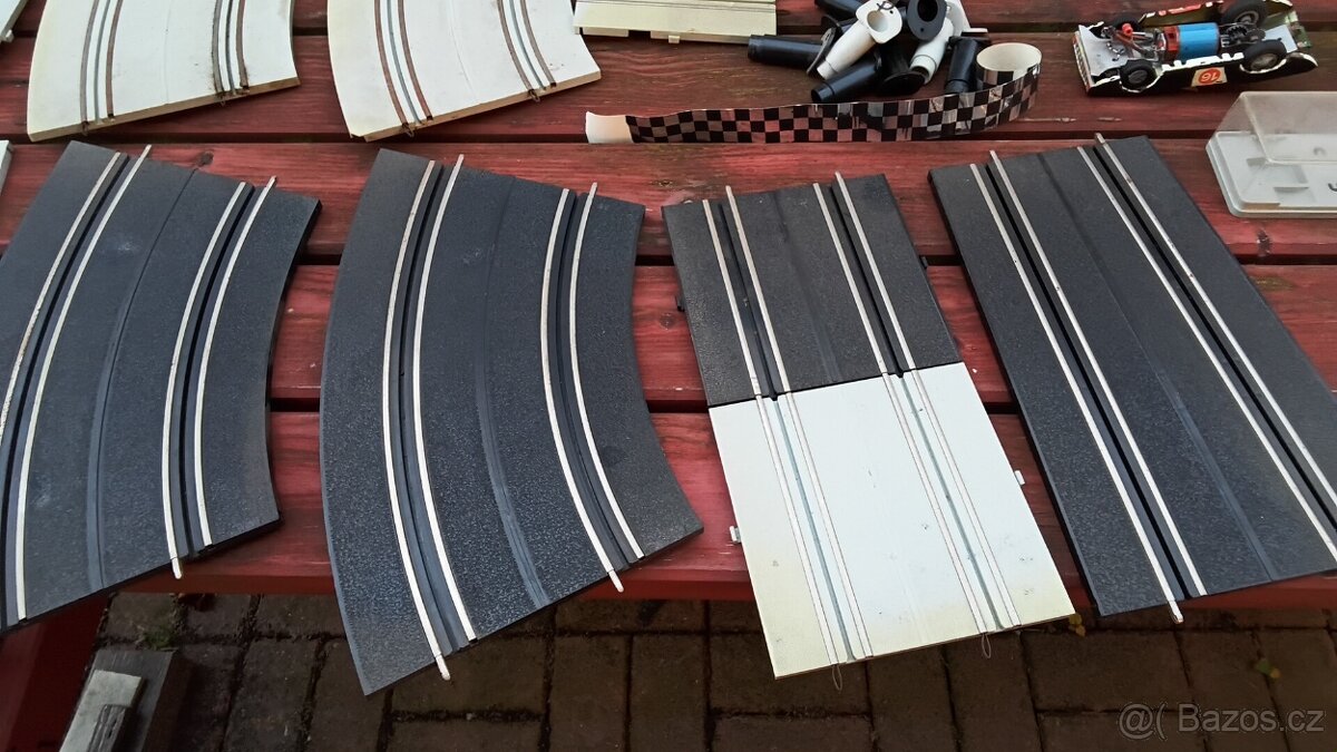 Stara autodráha,díly,autíčka atd . - 2