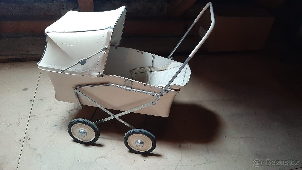 Prodám starý kočárek na panenky - 2