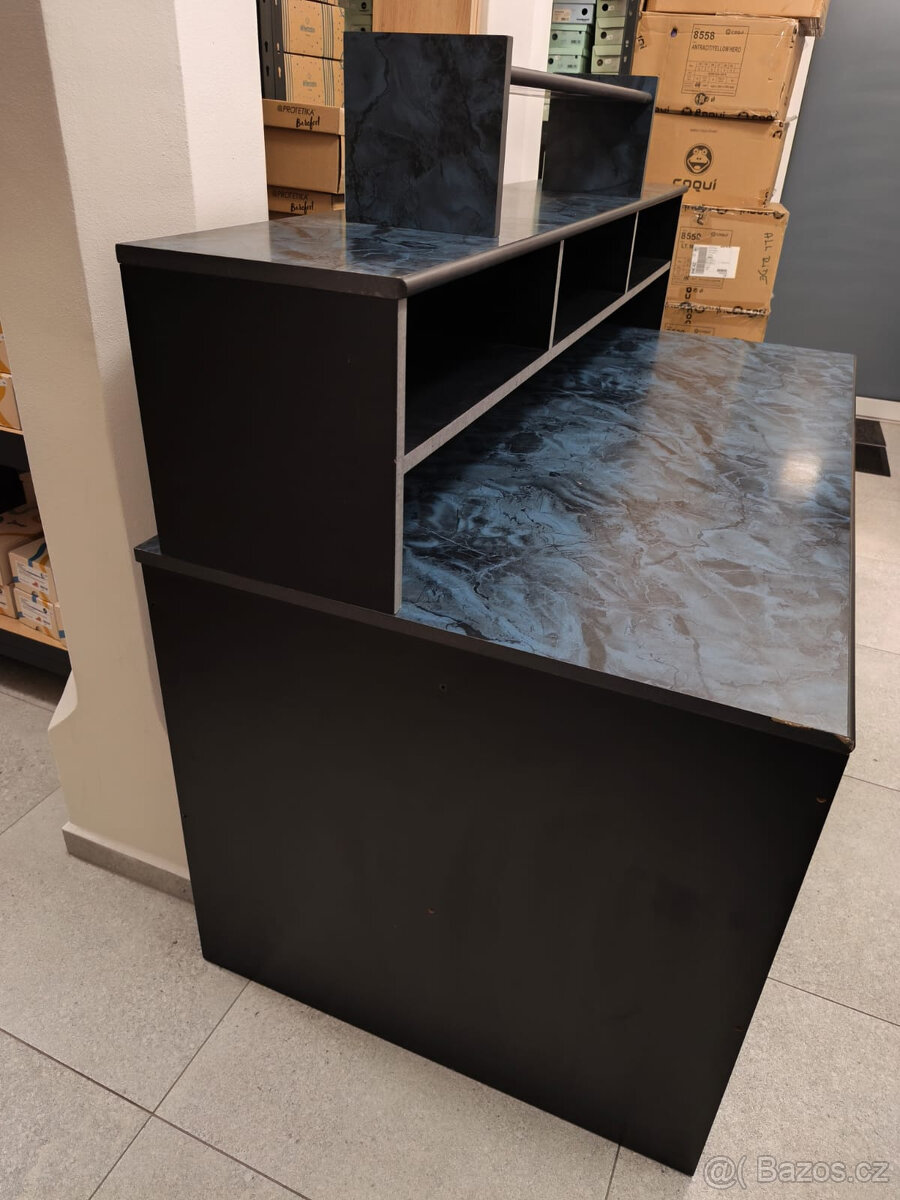 Pracovní psací stůl + nástavba + police - 2