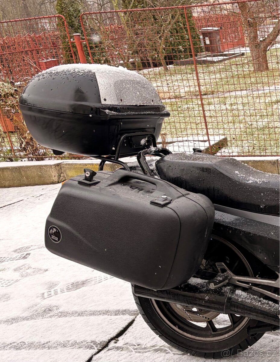 Kawasaki Gpz 900 - 2